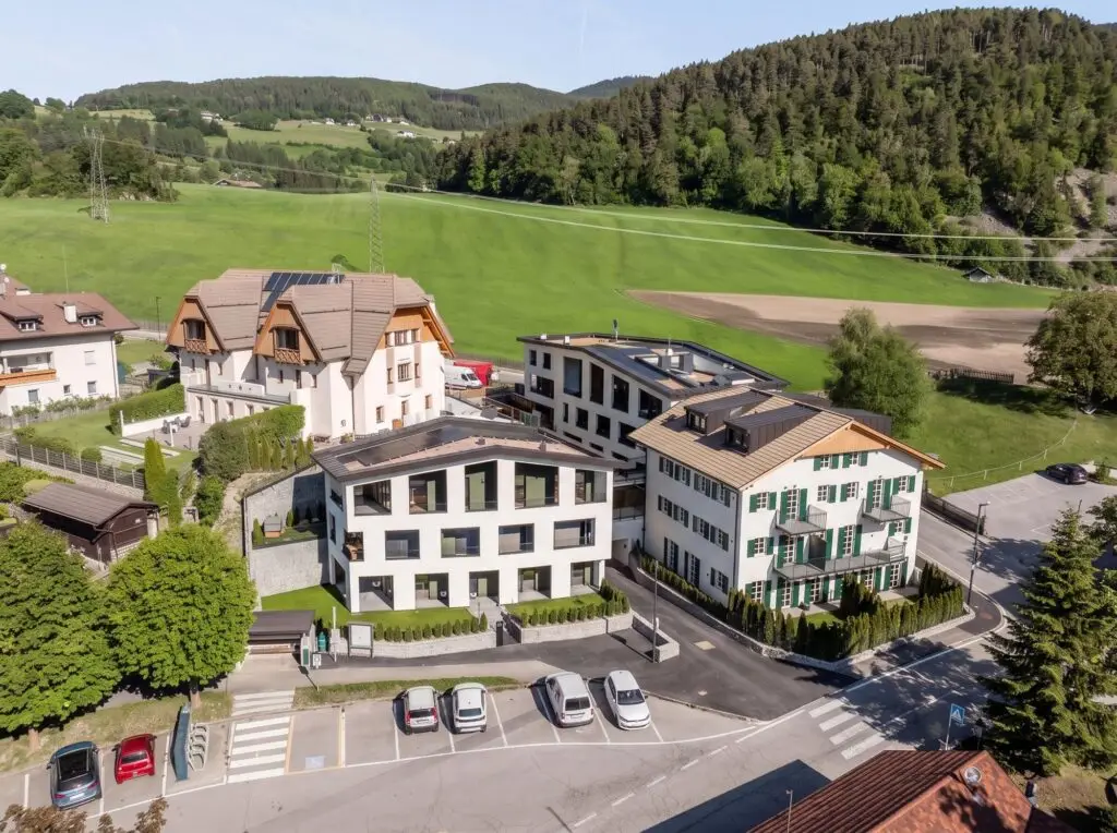 Amadeus Immobilien - Petersheim Bauunternehmen Hafner EC Meran Architektur Bau Foto 1 min 155126 2000